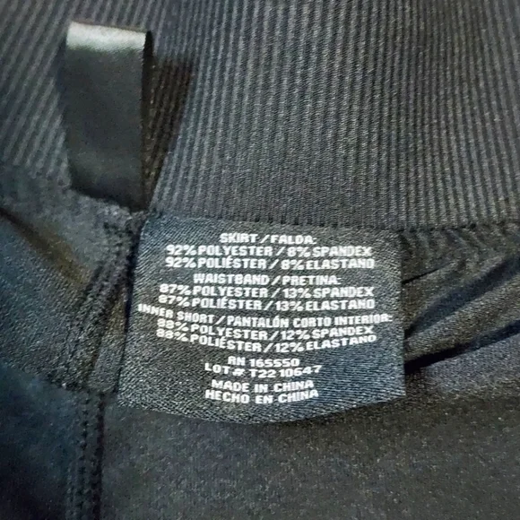 32 Degree Above the Knee Skorts Size Small Black - Picture 4 of 5